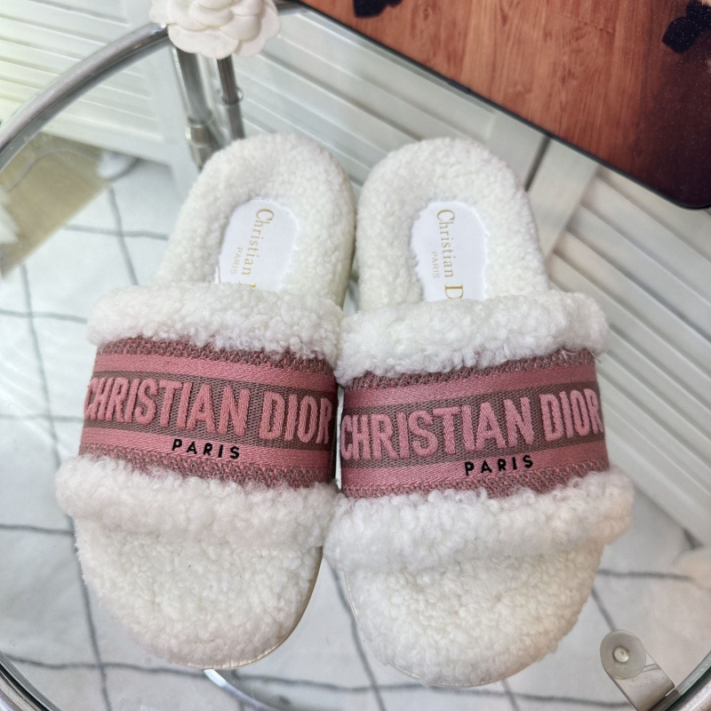 ch**an D*or slippers